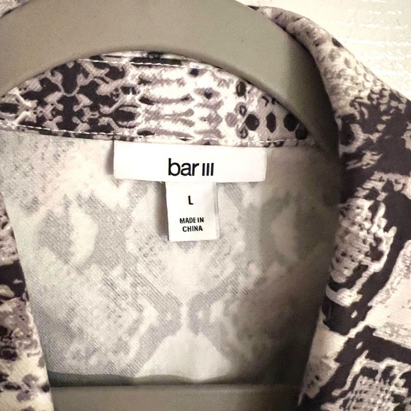 Bar III Stretch Snake Skin Denim Jacket Cropped Sz Large. - Picture 3 of 6